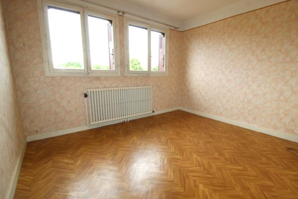 Nevers (58000) À Vendre – Maison mitoyenne avec sous-sol à Nevers