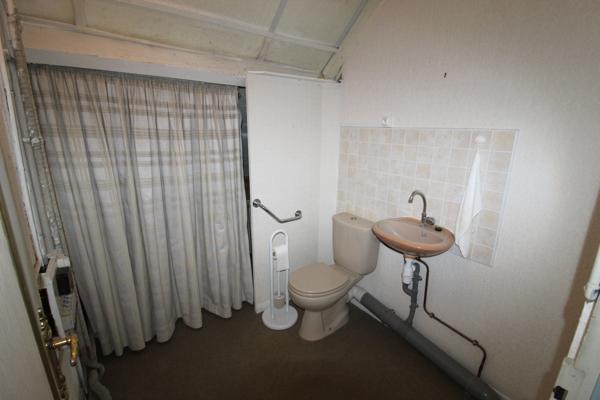 Nevers (58000) À Vendre – Maison mitoyenne avec sous-sol à Nevers