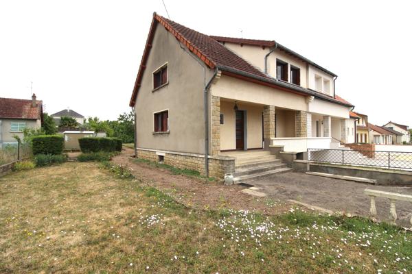 Nevers (58000) À Vendre – Maison mitoyenne avec sous-sol à Nevers