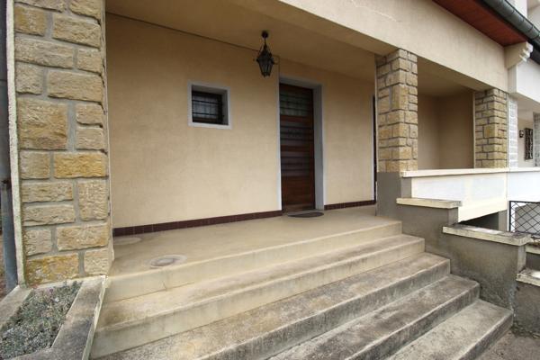 Nevers (58000) À Vendre – Maison mitoyenne avec sous-sol à Nevers