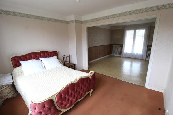 Nevers (58000) À Vendre – Maison mitoyenne avec sous-sol à Nevers