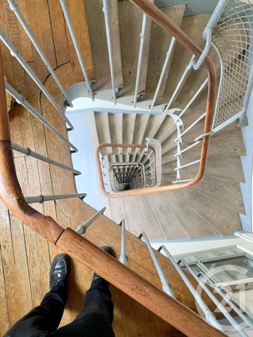 à vendre  65 m 2   PARIS  - 75006