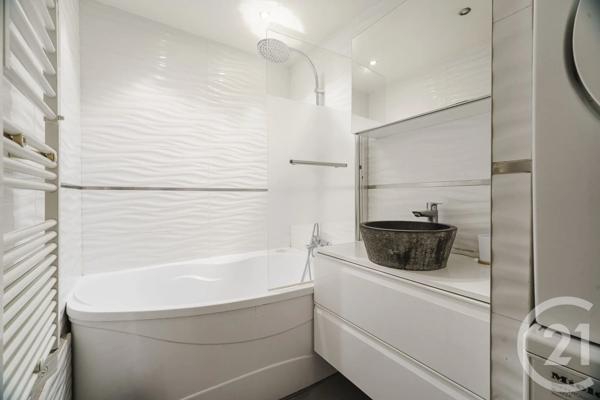Appartement F3 à vendre  3 pièces - 74,02 m 2   PARIS  - 75019