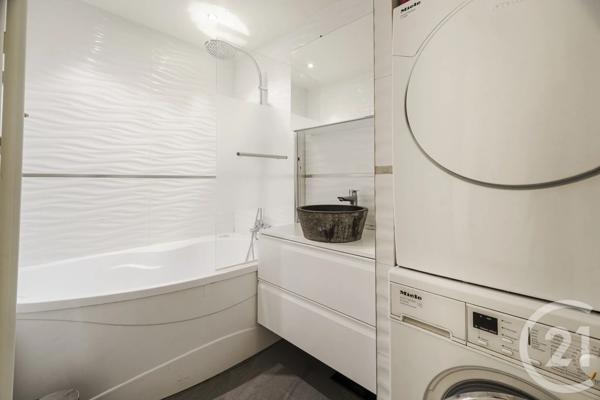 Appartement F3 à vendre  3 pièces - 74,02 m 2   PARIS  - 75019