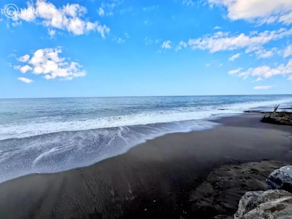 Mer des Caraïbes- Villa d’exception -pieds dans l’eau – opportunité ajustée- 206m2 -Saint-Pierre – Martinique