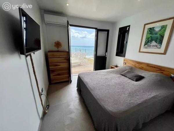 Mer des Caraïbes- Villa d’exception -pieds dans l’eau – opportunité ajustée- 206m2 -Saint-Pierre – Martinique