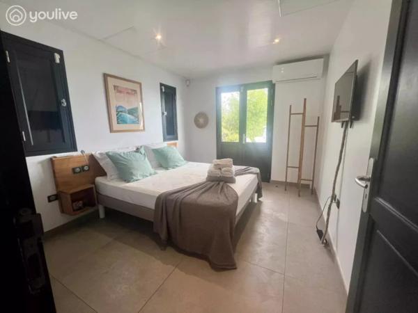Mer des Caraïbes- Villa d’exception -pieds dans l’eau – opportunité ajustée- 206m2 -Saint-Pierre – Martinique