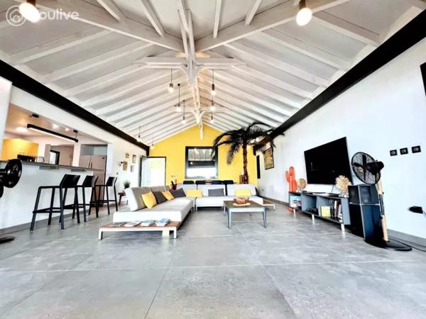 Mer des Caraïbes- Villa d’exception -pieds dans l’eau – opportunité ajustée- 206m2 -Saint-Pierre – Martinique