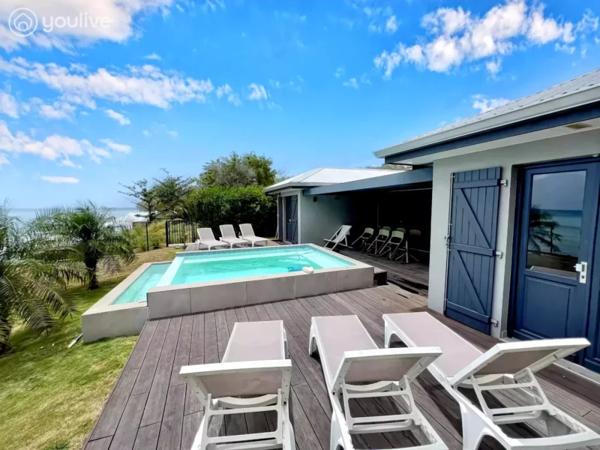 Mer des Caraïbes- Villa d’exception -pieds dans l’eau – opportunité ajustée- 206m2 -Saint-Pierre – Martinique