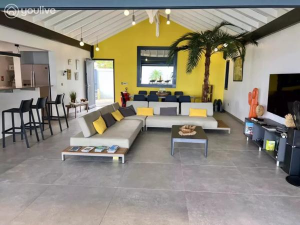 Mer des Caraïbes- Villa d’exception -pieds dans l’eau – opportunité ajustée- 206m2 -Saint-Pierre – Martinique