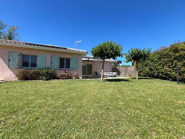 Maison de 111m² avec 4 chambres, garage et piscine sur la commune de Rabastens !