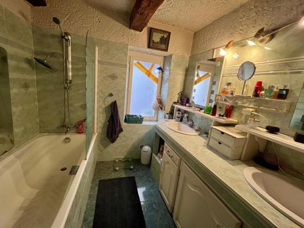 Restaurant 60 places en terrasse 60 en intérieur + Grand appartement URGENT