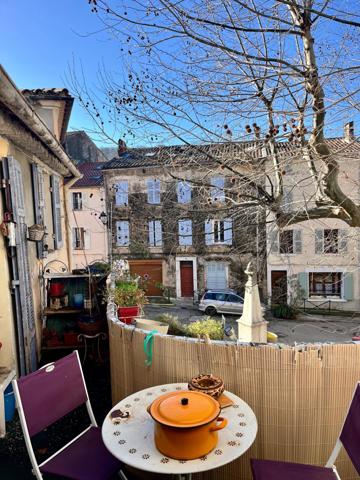 Restaurant 60 places en terrasse 60 en intérieur + Grand appartement URGENT