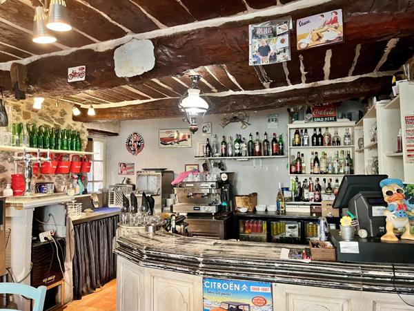 Restaurant 60 places en terrasse 60 en intérieur + Grand appartement URGENT