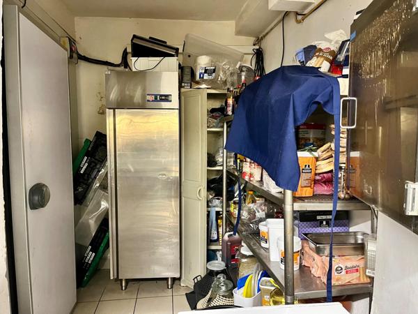 Restaurant 60 places en terrasse 60 en intérieur + Grand appartement URGENT