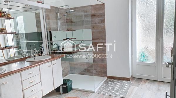 Maison  restaurée de 205 m² env habitable 4 chambres et studio indépendant