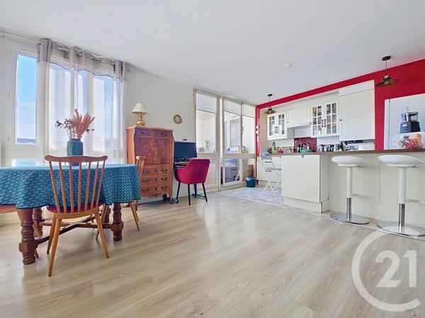 Appartement F3 à vendre  3 pièces - 67,02 m 2   IVRY SUR SEINE  - 94