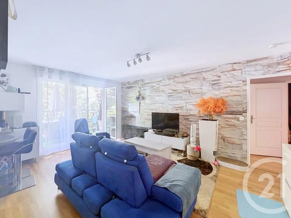 Appartement F3 à vendre  3 pièces - 67,02 m 2   IVRY SUR SEINE  - 94