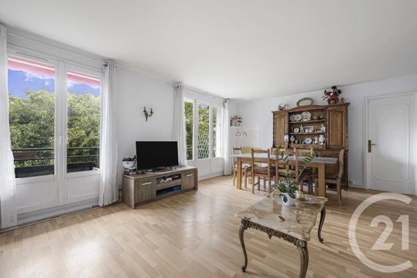 Appartement F3 à vendre  3 pièces - 67,02 m 2   IVRY SUR SEINE  - 94