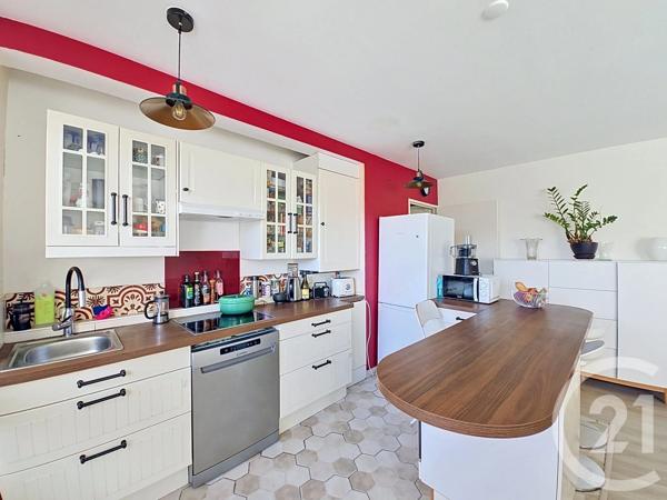 Appartement F3 à vendre  3 pièces - 67,02 m 2   IVRY SUR SEINE  - 94
