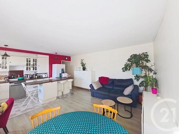 Appartement F3 à vendre  3 pièces - 67,02 m 2   IVRY SUR SEINE  - 94