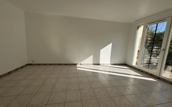 Appartement à vendre    2 pièces • 50 m2 Villiers-le-Bâcle
