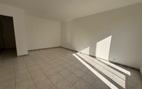 Appartement à vendre    2 pièces • 50 m2 Villiers-le-Bâcle