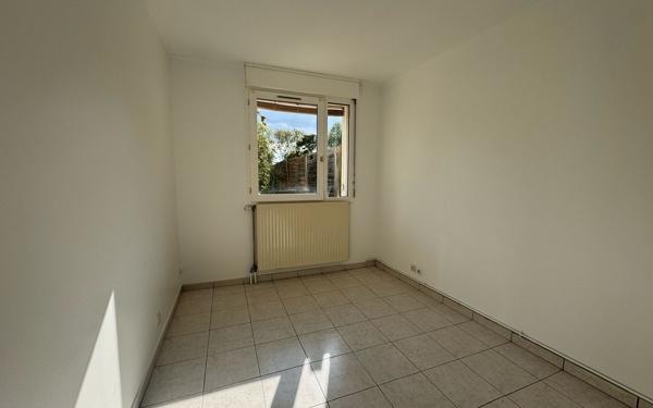 Appartement à vendre    2 pièces • 50 m2 Villiers-le-Bâcle