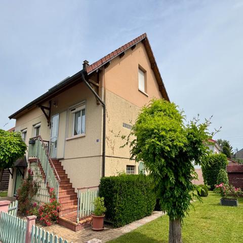 Maison
                                                                                                                                                                                                                                                                                                                        7 pièce(s)                                                                                                                                                                                                          5 chambre(s)                                                                                                                                                                                                          175  m²