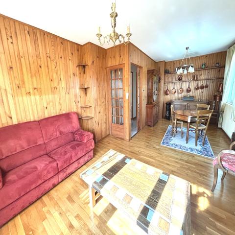 Maison
                                                                                                                                                                                                                                                                                                                        7 pièce(s)                                                                                                                                                                                                          5 chambre(s)                                                                                                                                                                                                          175  m²