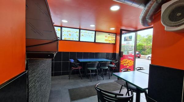 Fonds De Commerce - 77 m²