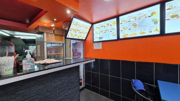 Fonds De Commerce - 77 m²