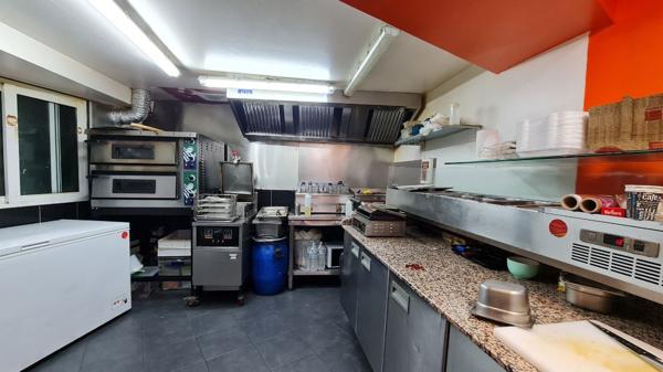 Fonds De Commerce - 77 m²