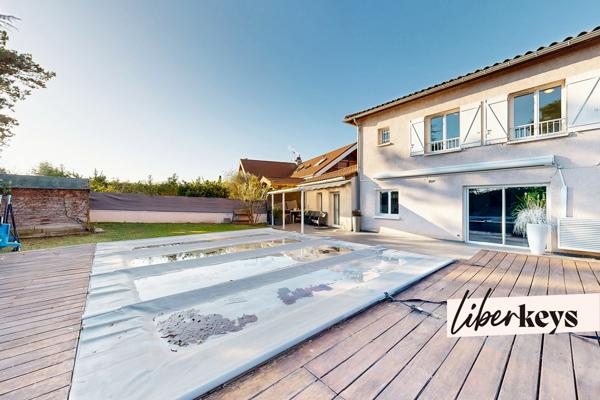 Magnifique maison de standing, lumineuse, 5 chambres, piscine, terrasse et jolie terrain  | avenue Général Leclerc | 69300 Caluire et Cuire 