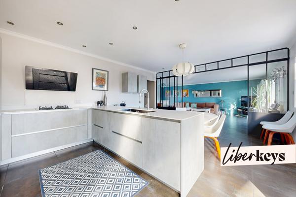 Magnifique maison de standing, lumineuse, 5 chambres, piscine, terrasse et jolie terrain  | avenue Général Leclerc | 69300 Caluire et Cuire 