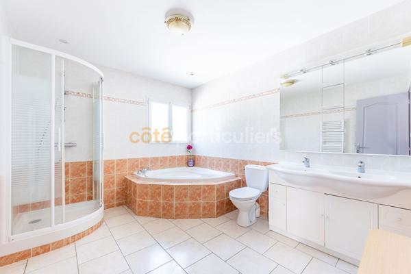 Vente
                Maison231,87 m² - 8 Pièces -
                    SAINT HILAIRE DE RIEZ (85270)