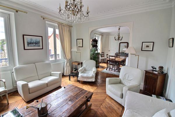 Maison fin XIX ile de france7 pieces jardin remarquable dans PROVINS