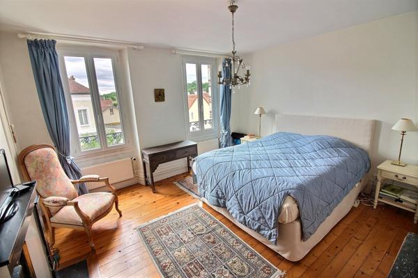 Maison fin XIX ile de france7 pieces jardin remarquable dans PROVINS