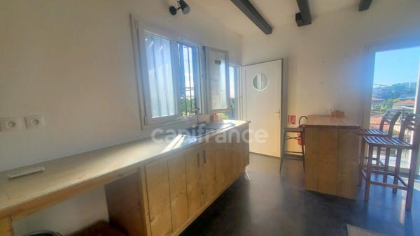 A louer - Local commercial en duplex - Fort de France - Quartier didier