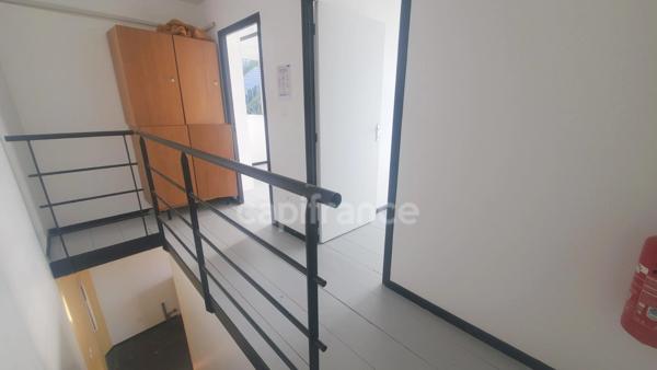 A louer - Local commercial en duplex - Fort de France - Quartier didier