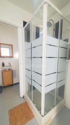 A louer - Local commercial en duplex - Fort de France - Quartier didier