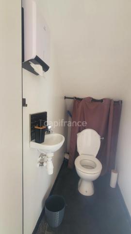 A louer - Local commercial en duplex - Fort de France - Quartier didier