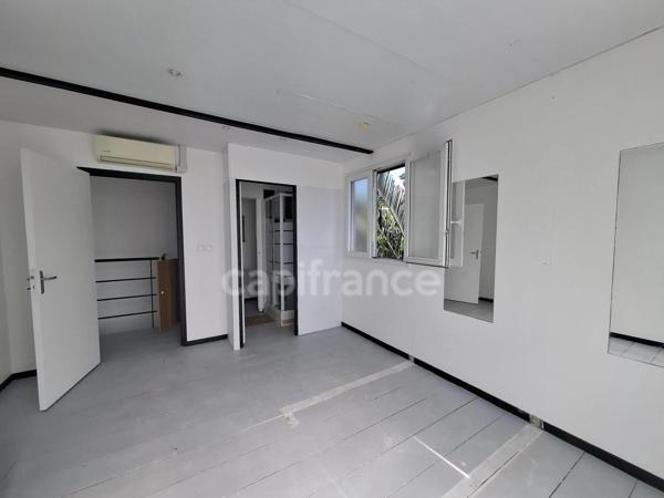 A louer - Local commercial en duplex - Fort de France - Quartier didier