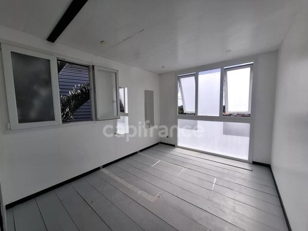 A louer - Local commercial en duplex - Fort de France - Quartier didier