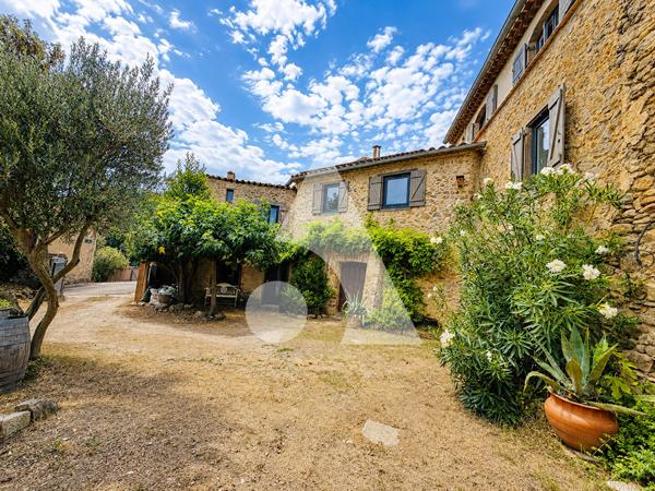 Maison 8 pièces 260 m2