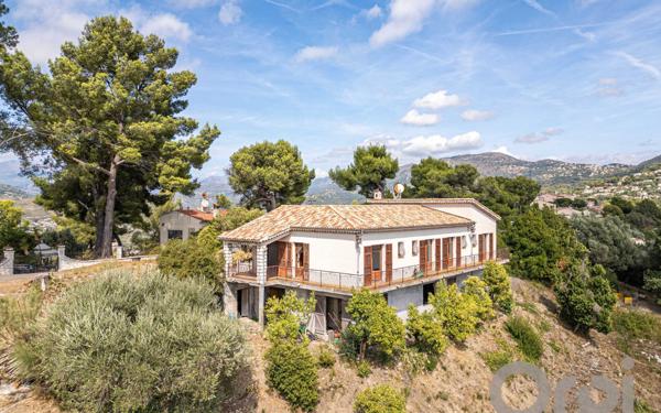 Maison à vendre    5 pièces • 139 m2 Nice
