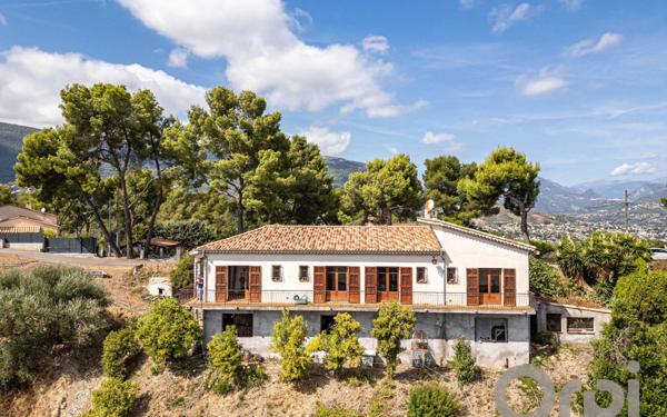 Maison à vendre    5 pièces • 139 m2 Nice