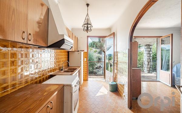 Maison à vendre    5 pièces • 139 m2 Nice