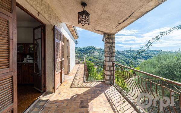 Maison à vendre    5 pièces • 139 m2 Nice