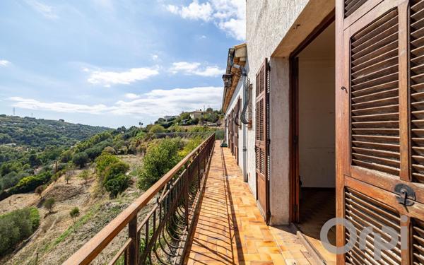 Maison à vendre    5 pièces • 139 m2 Nice